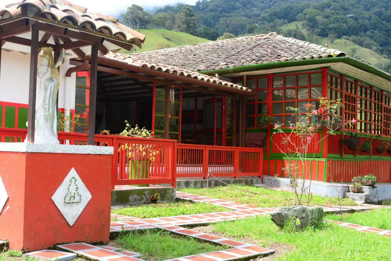 Ecohotel Pinohermoso Reserva Natural サレント エクステリア 写真